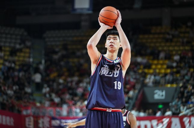 CBA狂野一日!2笔大交易完成,7人正式签约,山东3000万报价王岚嵚