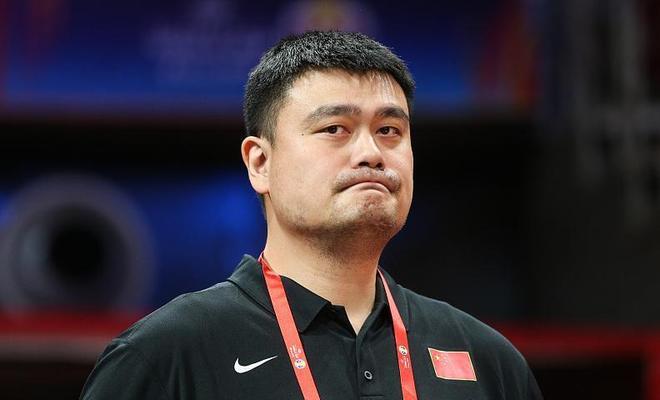 男篮离队首人或出炉！连续两场被弃，23岁天才锋线被首钢男篮毁了