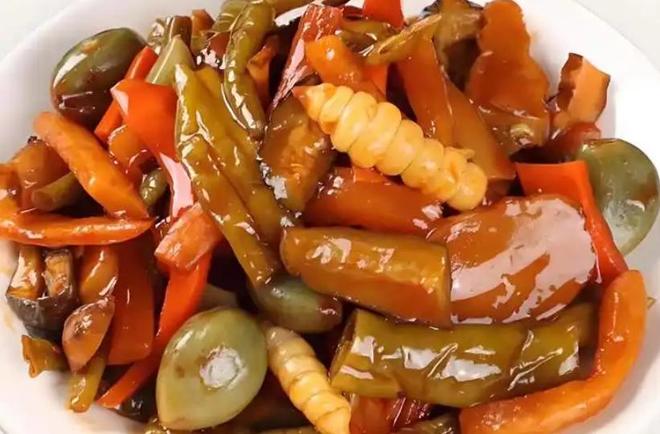跌入生涯低谷绝非终点，重新出发的郑钦文依然值得期待