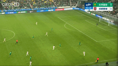 韩红风波升级!捐赠的救护车无牌照越野爬坡,官方回应大众不买账