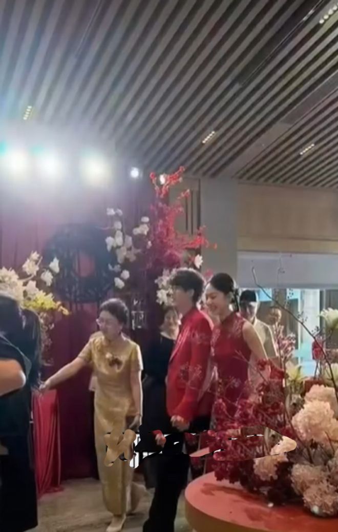 聪明的人，已经开始反向换车了。