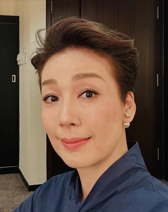 郭富城娇妻路人照被疯传！网友：方媛原来长这样，照妖镜都没这真